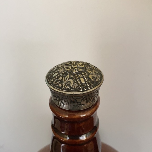 Vintage Empty Chivas Scotch Whisky Royal Bar  ManCave Decanter Bottle Flask VT - Picture 2 of 6